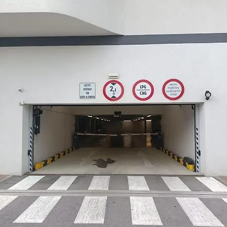 Apartment Juliet's Hideout Bratislava